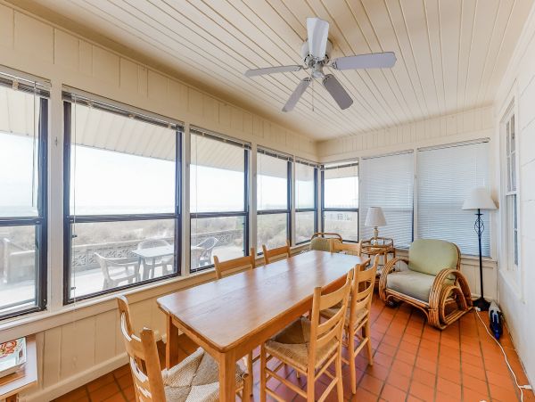 Spacious 6 Bedroom Vacation Rental Full Ocean Views