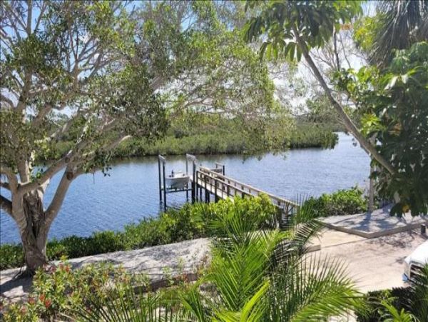 Englewood Vacation Home Five Bedroom On Beach