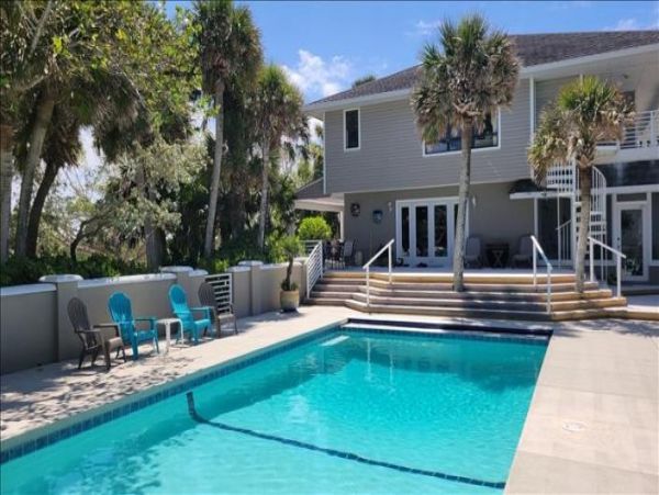 Englewood Vacation Home Five Bedroom On Beach
