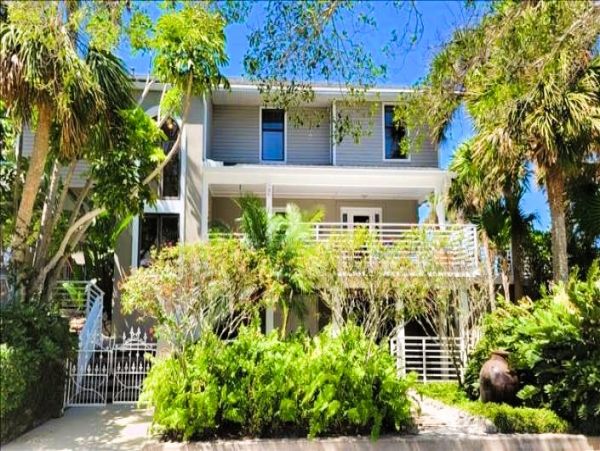 Englewood Vacation Home Five Bedroom On Beach