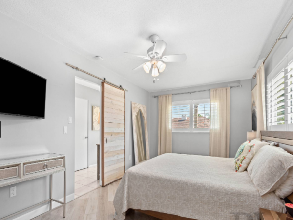 Private one story Country Club Shores Vacation home