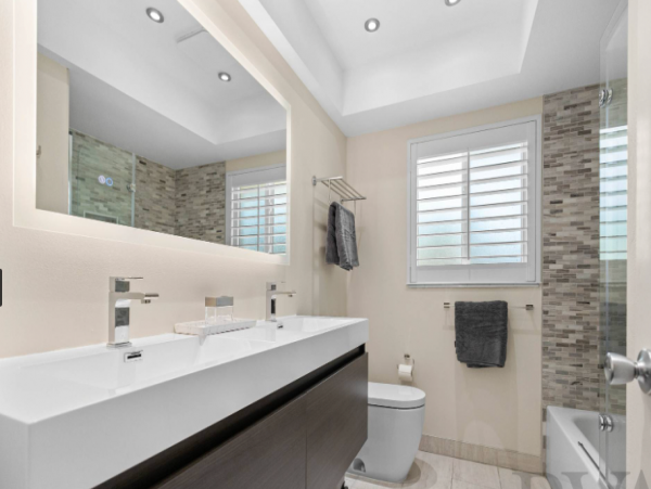 Private one story Country Club Shores Vacation home