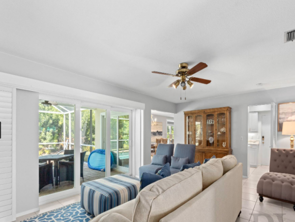 Private one story Country Club Shores Vacation home