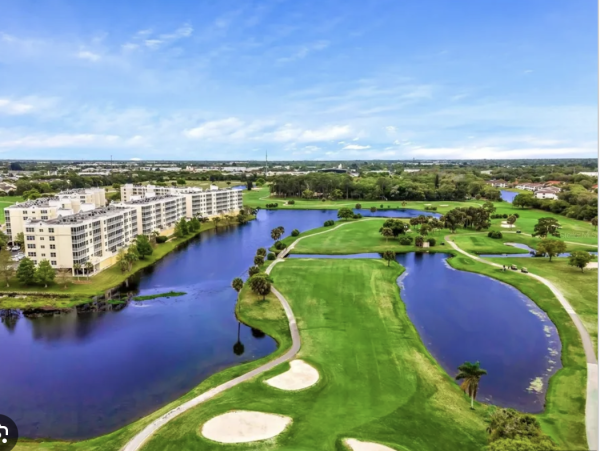Private one story Country Club Shores Vacation home