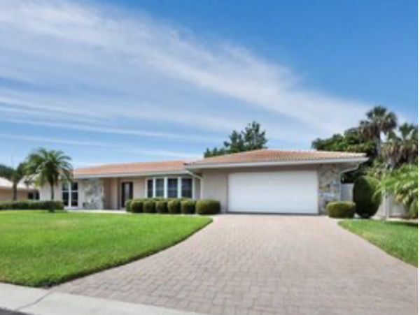 Private one story Country Club Shores Vacation home