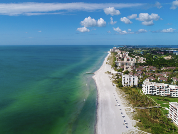 Private one story Country Club Shores Vacation home