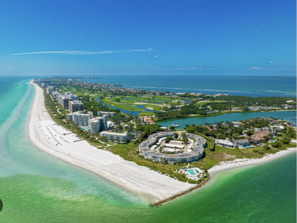 Private one story Country Club Shores Vacation home