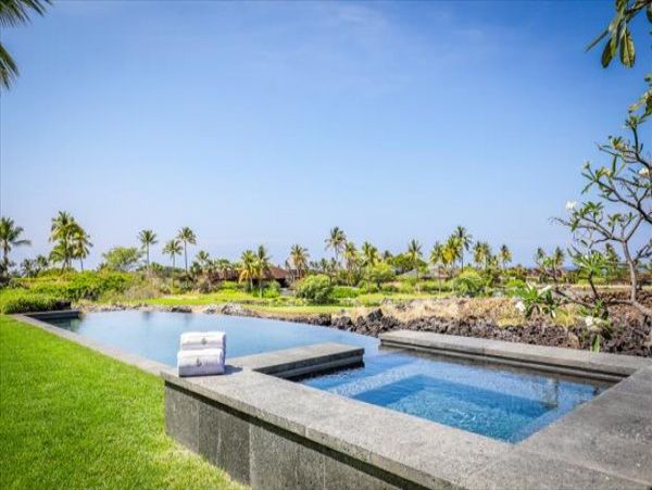 Kailua Kona Vacation Pool Estate Five Bedroom Walk to Beach