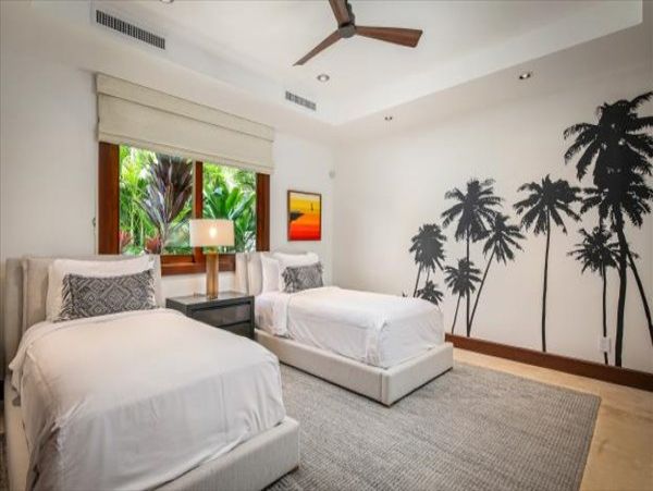 Kailua Kona Vacation Pool Estate Five Bedroom Walk to Beach