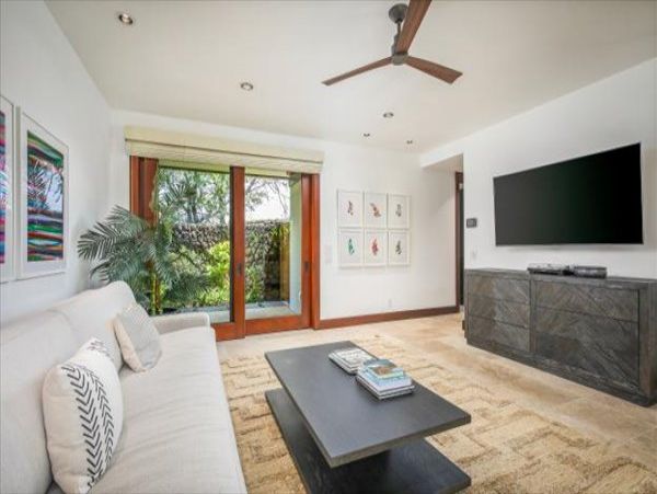 Kailua Kona Vacation Pool Estate Five Bedroom Walk to Beach