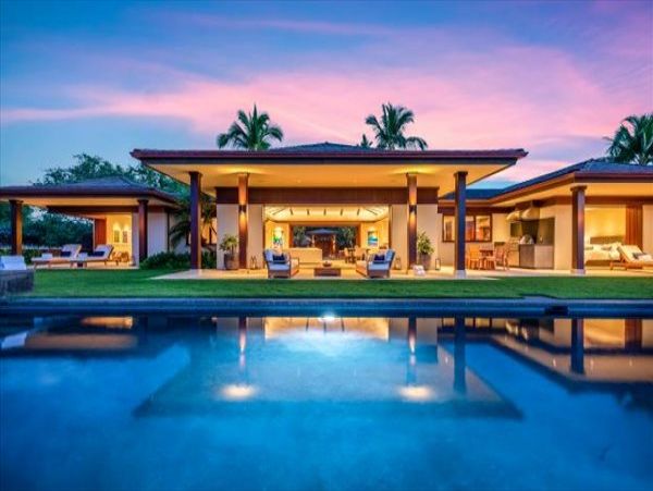 Kailua Kona Vacation Pool Estate Five Bedroom Walk to Beach