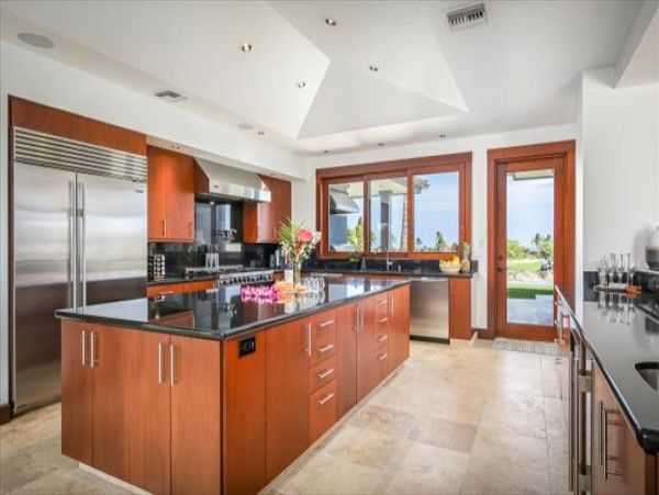 Kailua Kona Vacation Pool Estate Five Bedroom Walk to Beach
