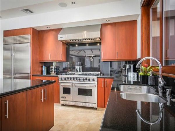 Kailua Kona Vacation Pool Estate Five Bedroom Walk to Beach