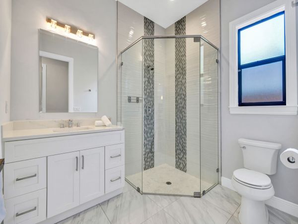 Modern Four Bedroom Vacation Rental in Naples