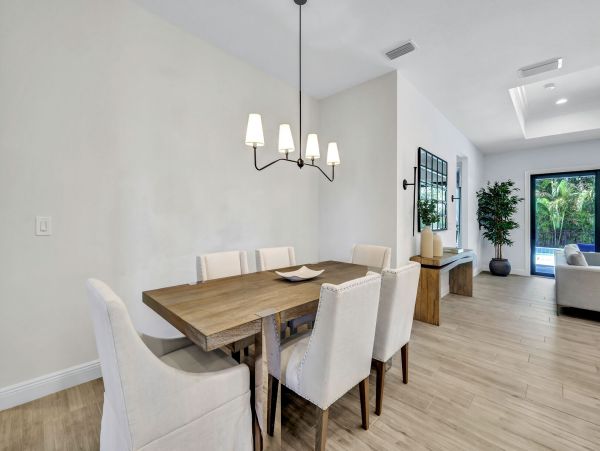 Modern Four Bedroom Vacation Rental in Naples