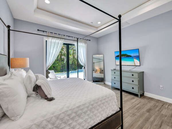 Modern Four Bedroom Vacation Rental in Naples