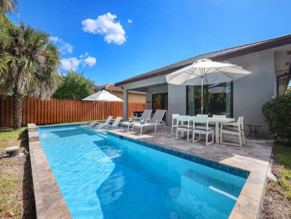 Modern Four Bedroom Vacation Rental in Naples