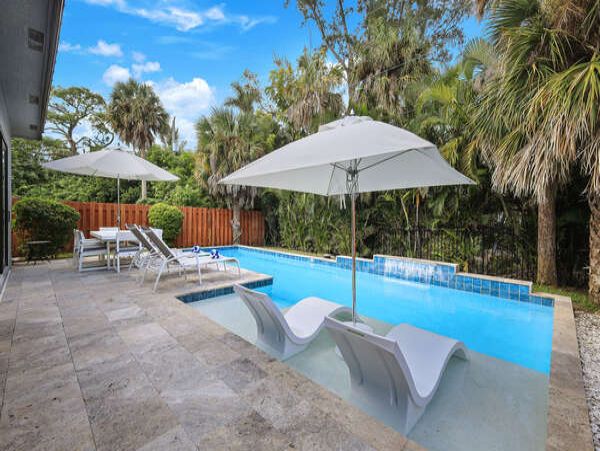Modern Four Bedroom Vacation Rental in Naples