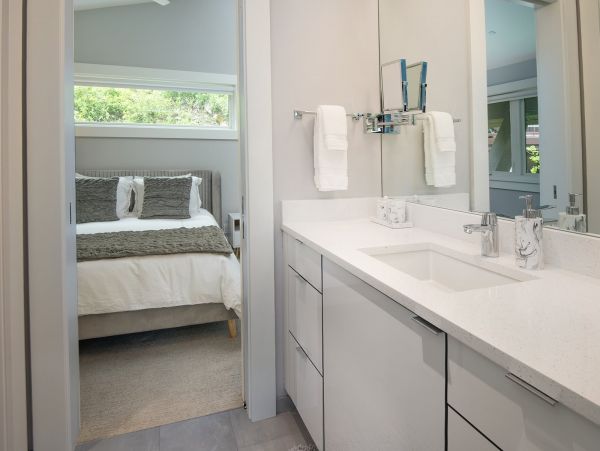 Five Bedroom Vacation Rental in Vail with Great Mountain View