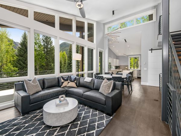 Five Bedroom Vacation Rental in Vail with Great Mountain View