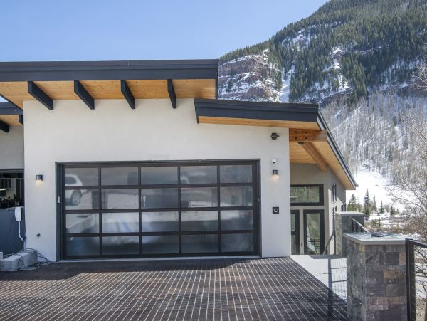 Vail Five Bedroom  Rental with Hot Tub & Breathtaking Mountain View