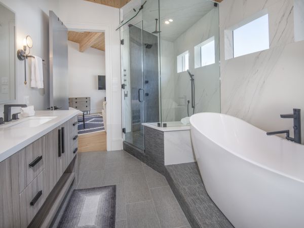 Vail Five Bedroom  Rental with Hot Tub & Breathtaking Mountain View