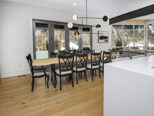 Vail Five Bedroom  Rental with Hot Tub & Breathtaking Mountain View