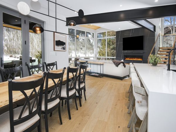 Vail Five Bedroom  Rental with Hot Tub & Breathtaking Mountain View