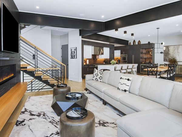 Vail Five Bedroom  Rental with Hot Tub & Breathtaking Mountain View