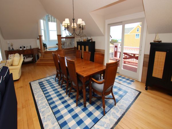 Corolla Vacation Home Six Bedroom Walk to Beach