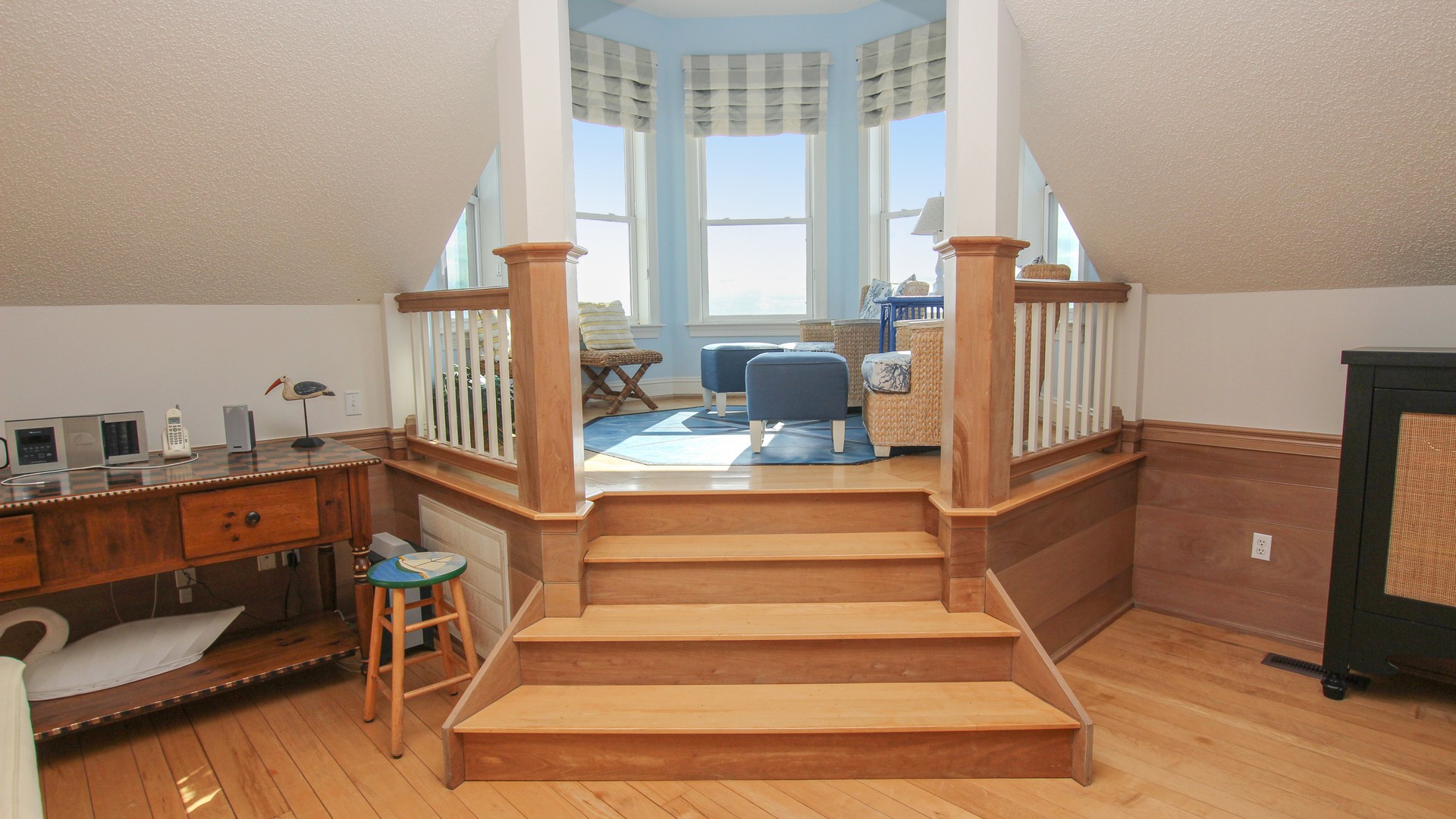 Corolla Vacation Home Six Bedroom Walk to Beach