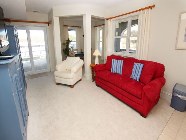 Corolla Vacation Home Six Bedroom Walk to Beach