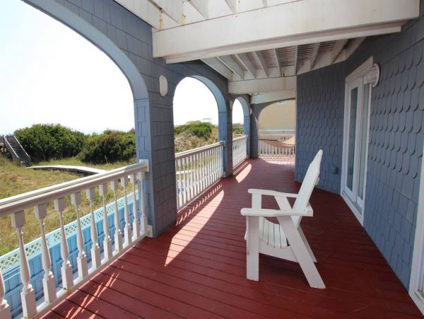 Corolla Vacation Home Six Bedroom Walk to Beach