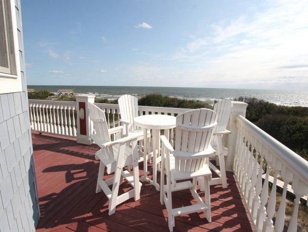 Corolla Vacation Home Six Bedroom Walk to Beach