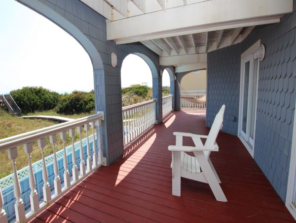 Corolla Vacation Home Six Bedroom Walk to Beach