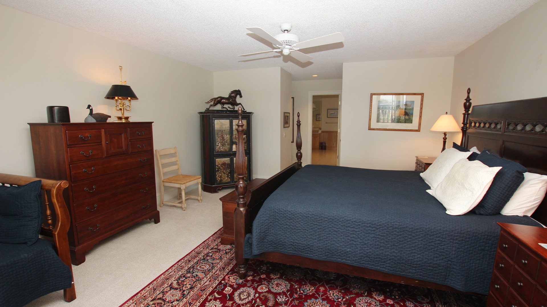 Corolla Vacation Home Six Bedroom Walk to Beach