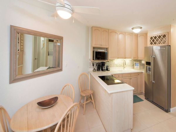 Grand Cayman Vacation Condo One Bedroom Walk to Beach