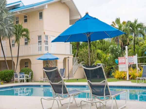 Grand Cayman Vacation Condo One Bedroom Walk to Beach
