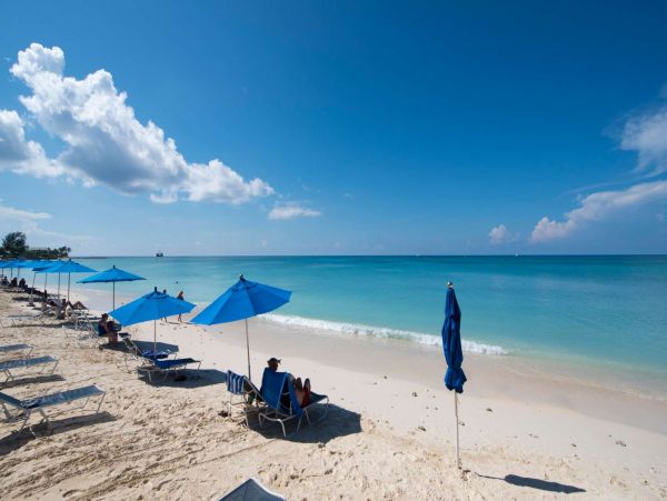 Grand Cayman Vacation Condo One Bedroom Walk to Beach