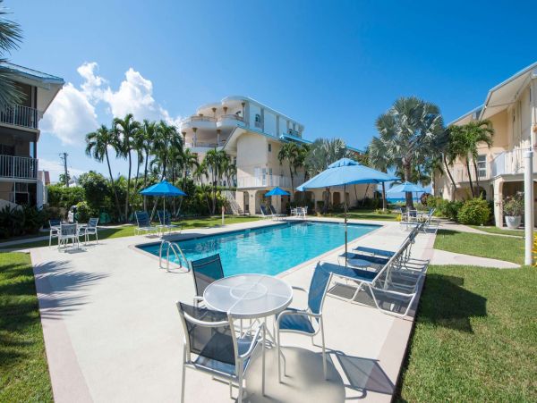 Grand Cayman Vacation Condo One Bedroom Walk to Beach
