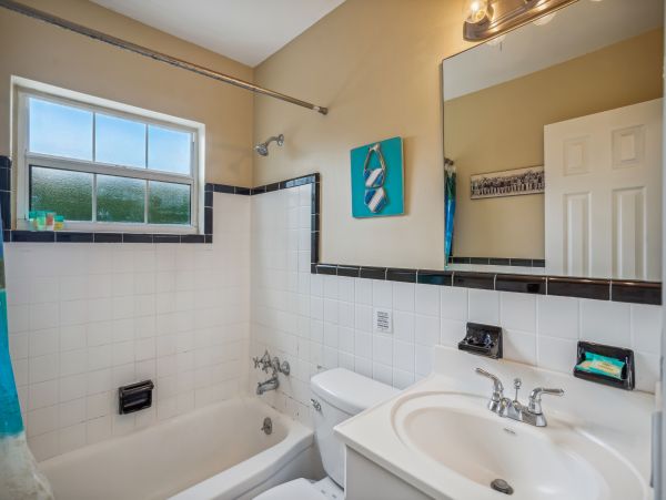 St Pete Three Bedroom Home, the Perfect Vacation Spot!