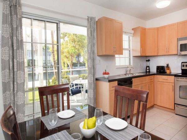 Lovely Vacation Condo with Canal View in Cayman Islands