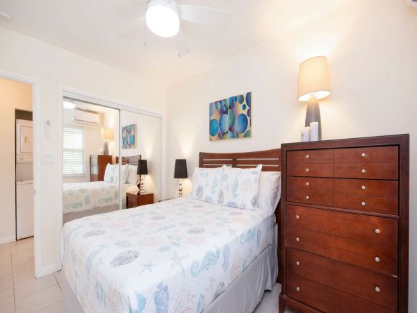 Lovely Vacation Condo with Canal View in Cayman Islands