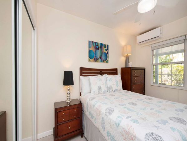 Lovely Vacation Condo with Canal View in Cayman Islands