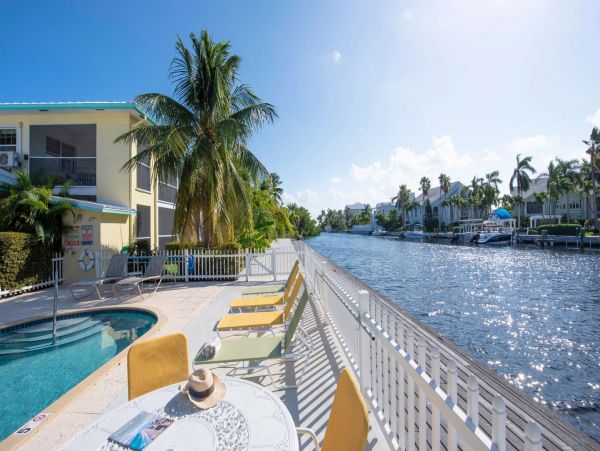 Lovely Vacation Condo with Canal View in Cayman Islands