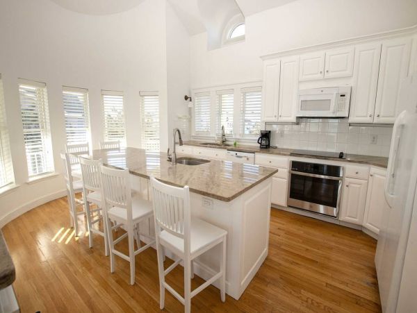 Gorgeous Vacation Getaway with 7 Bedrooms in Corolla