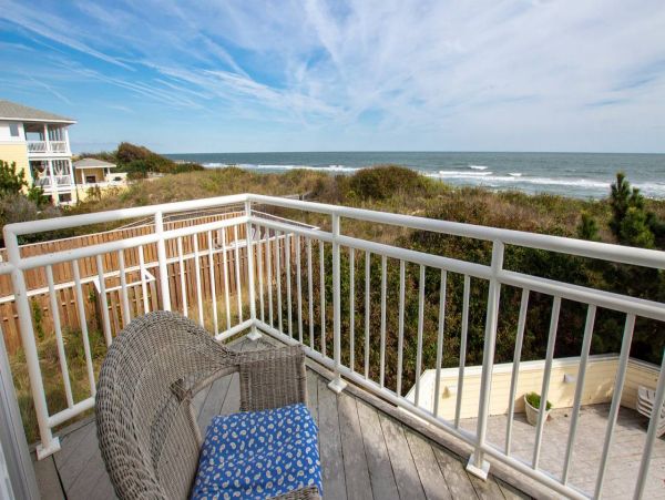 Gorgeous Vacation Getaway with 7 Bedrooms in Corolla