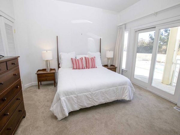 Gorgeous Vacation Getaway with 7 Bedrooms in Corolla
