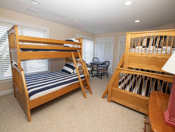 Gorgeous Vacation Getaway with 7 Bedrooms in Corolla