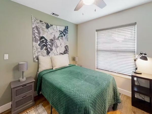 Gulfport Three Bedroom Vacation Rental, Charming Retreat!